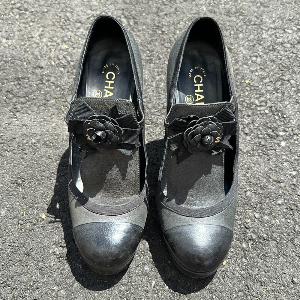 Chanel Flower Heels size 40 RARE